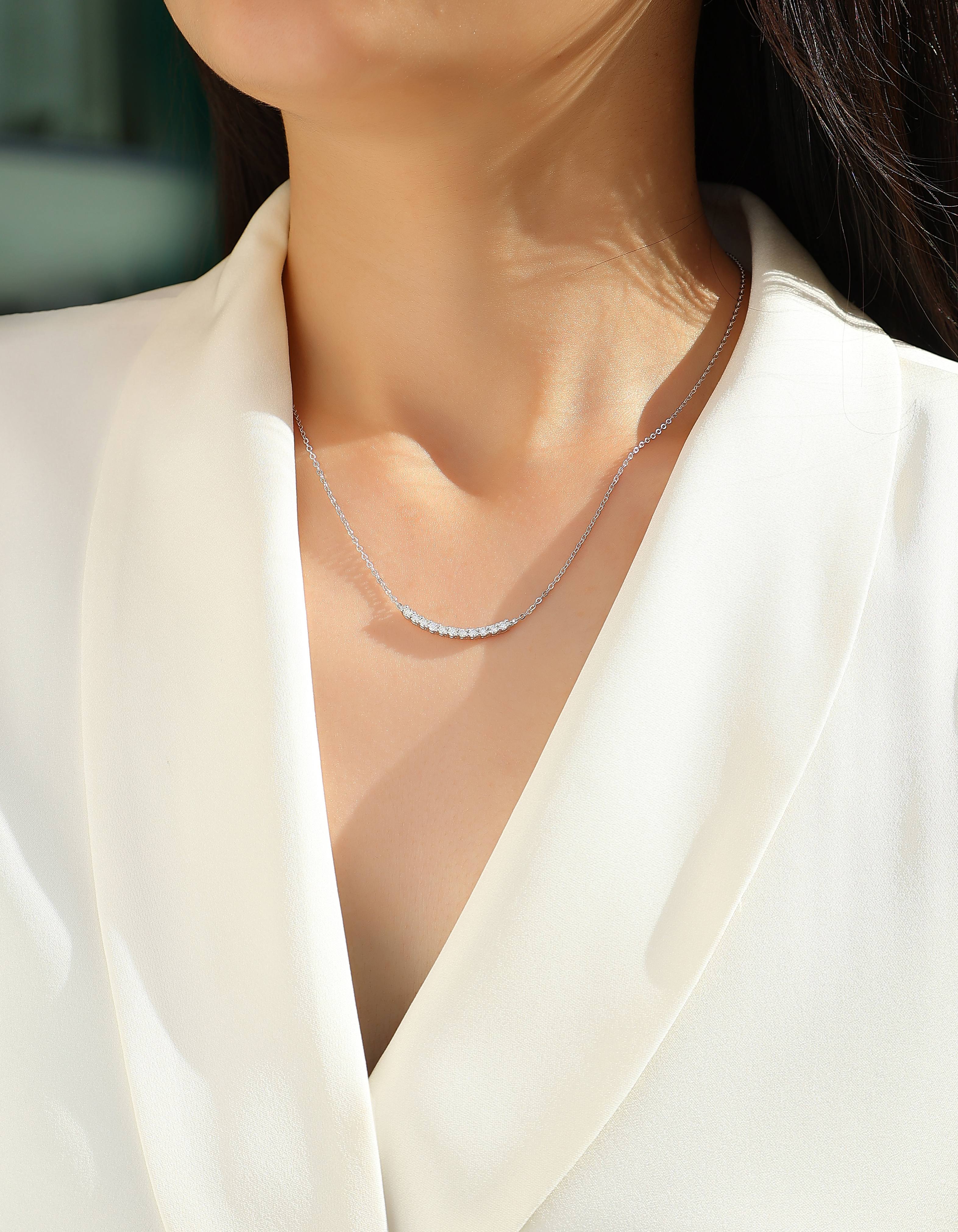 Relaxed Feel - A Fashionable And Trendy Necklace Pendant Set With Top-quality Moissanite S925 Silver And Platinum-plated Gold Can Be Tested With A Diamond Pen In Gold Rose Gold